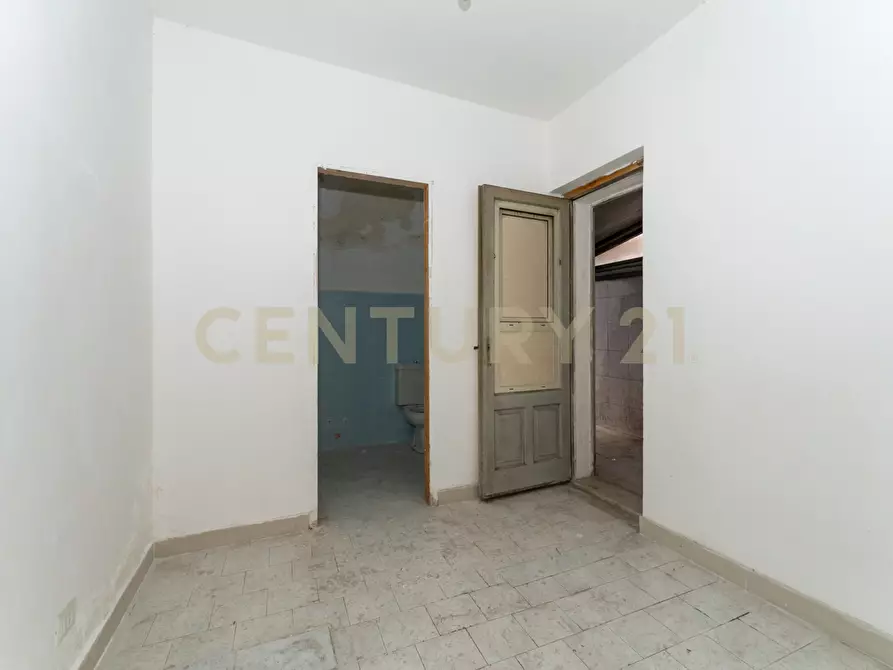 Immagine 10 di Locale commerciale in vendita  in Via Nizzeti 3 a Tremestieri Etneo