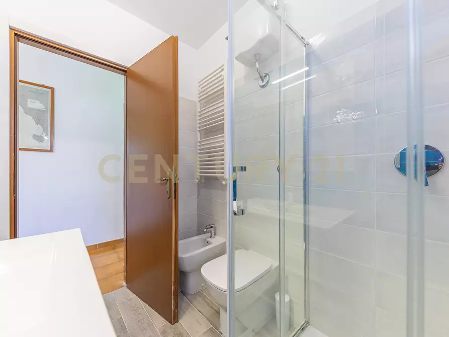 Immagine 10 di Villa in vendita  in Strada Isola Bella 43 a Latina