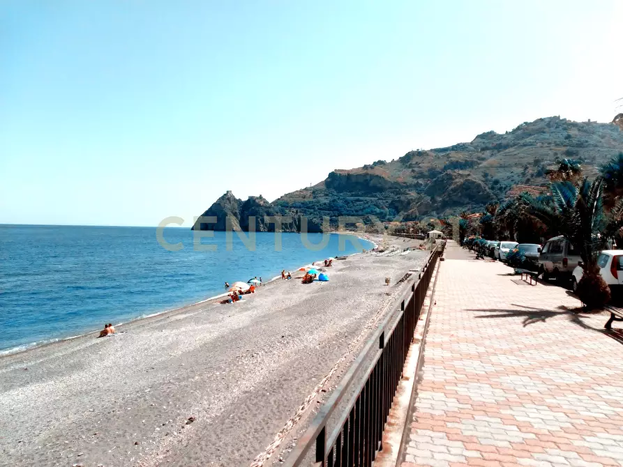 Immagine 1 di Attico in vendita  in Via Consolare Valeria snc a Sant'alessio Siculo