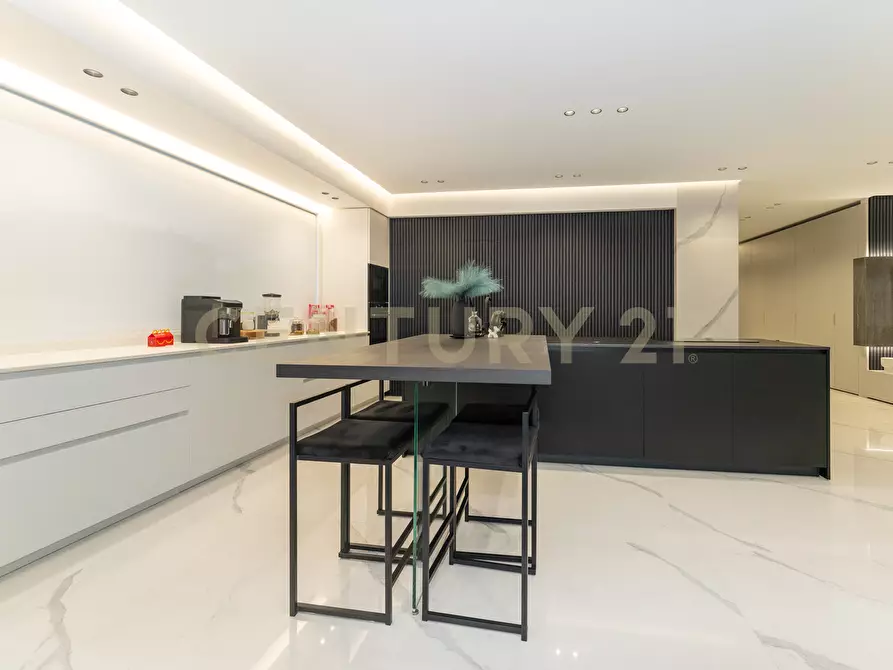 Immagine 52 di Villa in vendita  in Via Sant' Andrea 8 a Catania