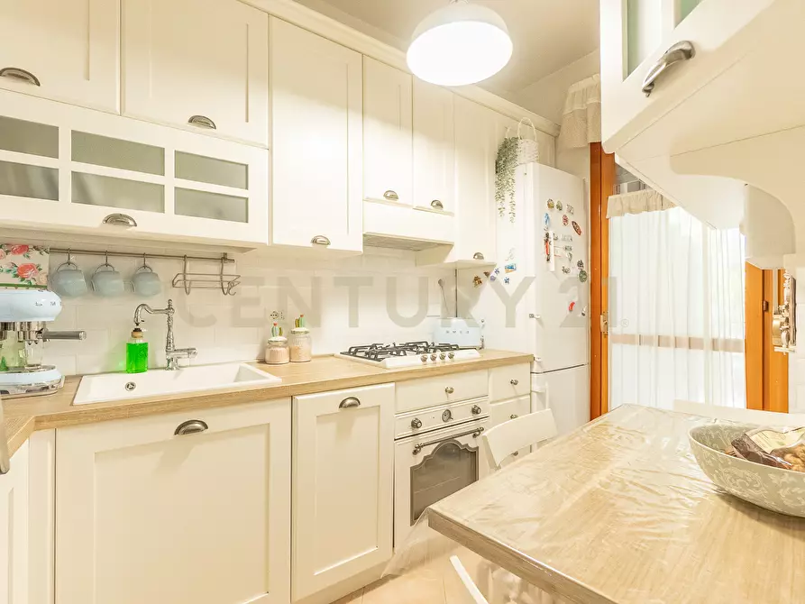 Immagine 12 di Quadrilocale in vendita  in Via Moggio Udinese 28 a Roma