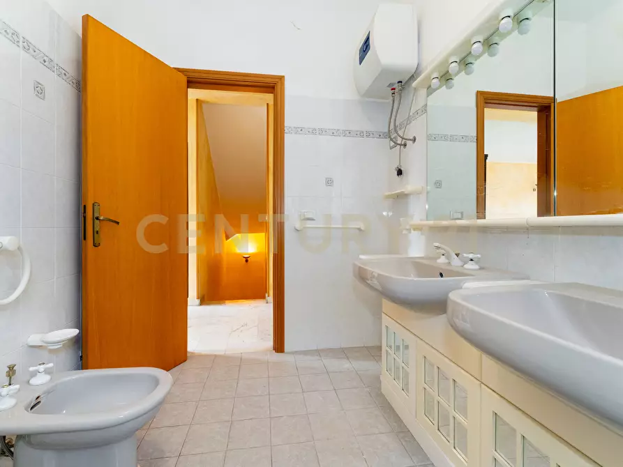 Immagine 41 di Casa bifamiliare in vendita  in Via Sebastiano Grasso 14 a Aci Catena