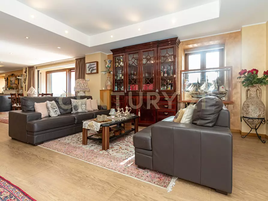 Immagine 22 di Villa in vendita  in Via Brinzio 20 a Aci Catena