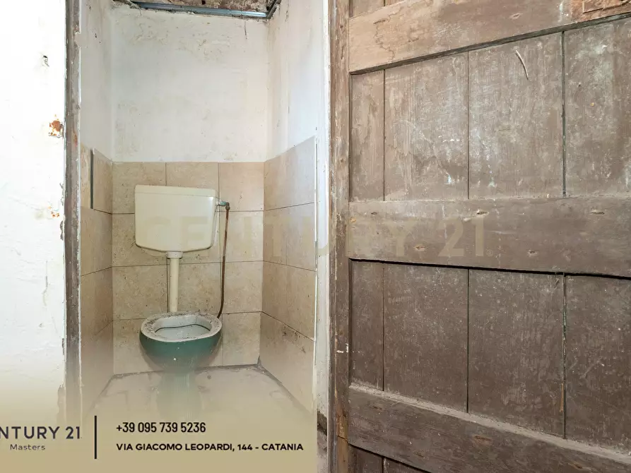 Immagine 13 di Villa in vendita  in Via Manganelli 1 a Mascalucia