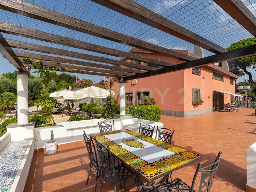 Immagine 9 di Villa in vendita  in Via Brinzio 20 a Aci Catena