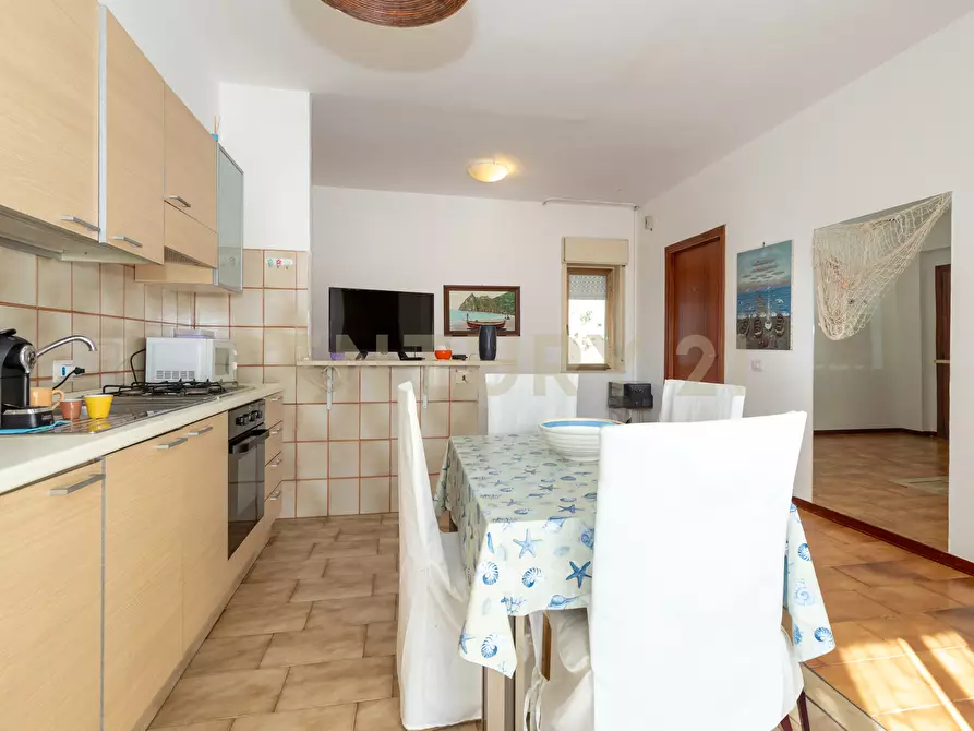 Immagine 7 di Quadrilocale in vendita  in Via Cavour 5 a Sant'alessio Siculo