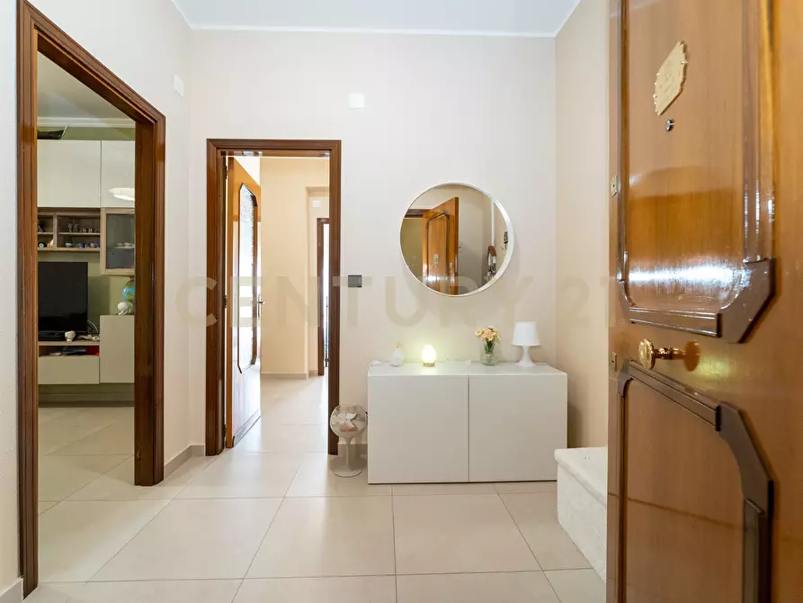 Immagine 11 di Quadrilocale in vendita  in Via Jacopo Vignerio 5 a Catania