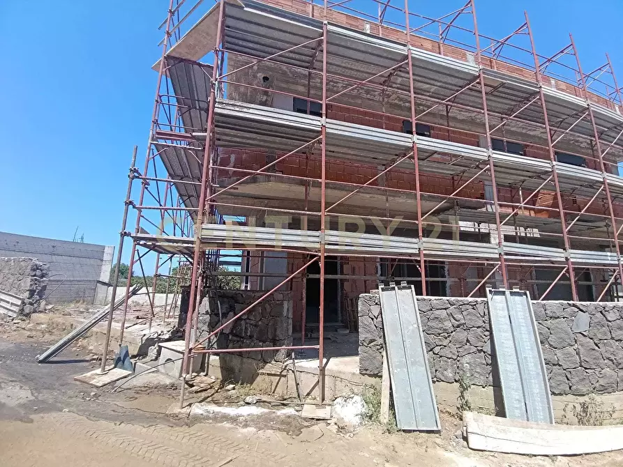 Immagine 57 di Casa bifamiliare in vendita  in VIA LEONCAVALLO 7 a Aci Sant'antonio