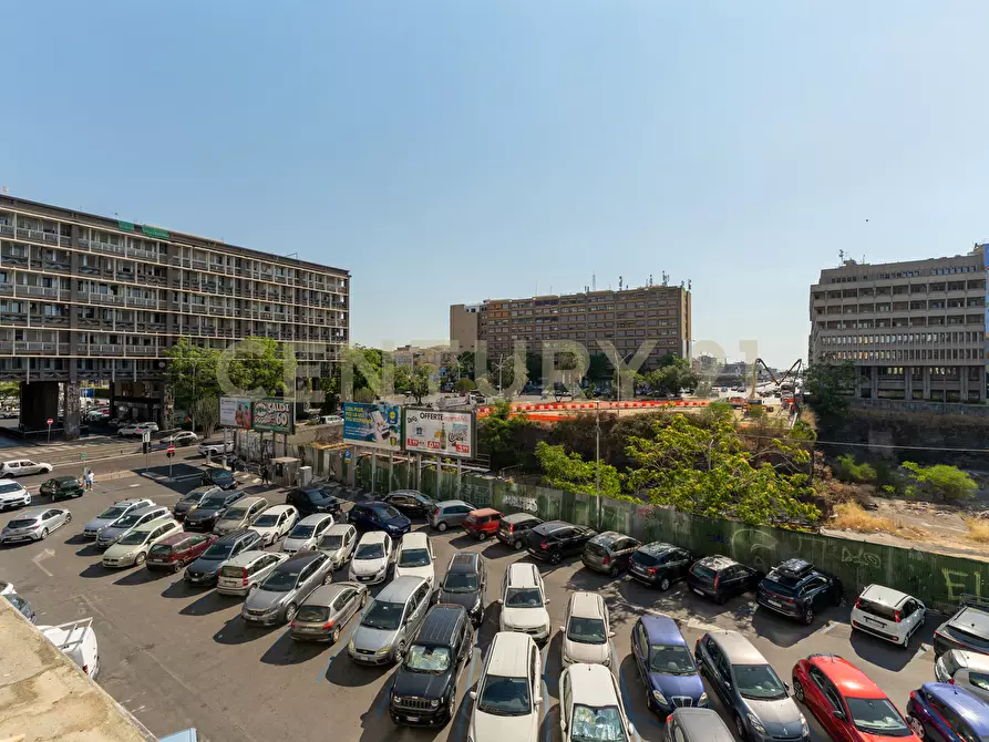 Immagine 42 di Pentalocale in vendita  in Corso Sicilia 64 a Catania