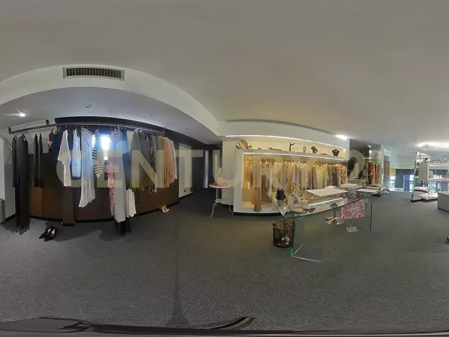 Immagine 5 di Bar / Ristorante in vendita  in Piazza Tivoli 1 a Tremestieri Etneo