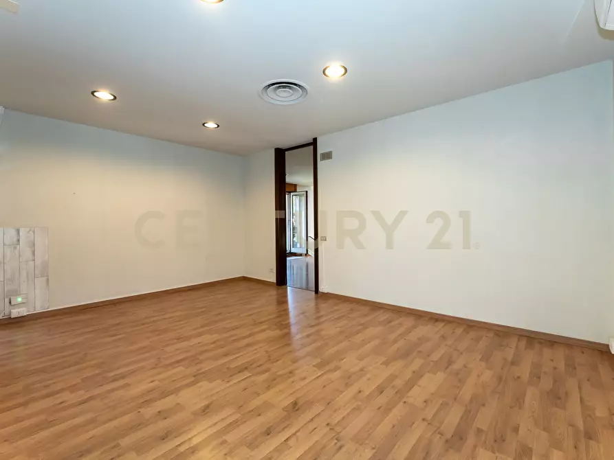 Immagine 41 di Villa in vendita  in Via dei Maceratoi 4 a Acireale