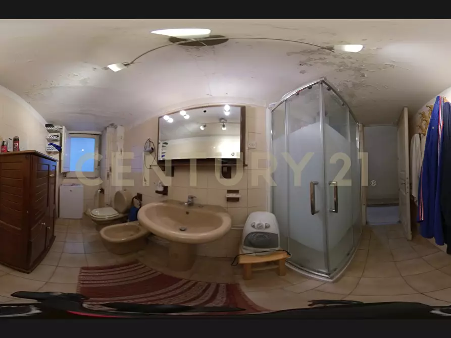 Immagine 42 di Pentalocale in vendita  in Via Francesco Riso 34 a Catania