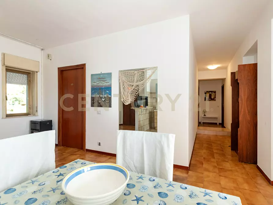 Immagine 15 di Quadrilocale in vendita  in Via Cavour 5 a Sant'alessio Siculo