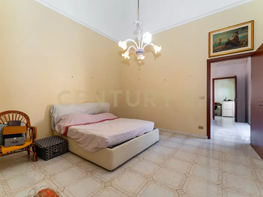 Immagine 24 di Pentalocale in vendita  in Via Giuseppe Garibaldi 179 a Catania