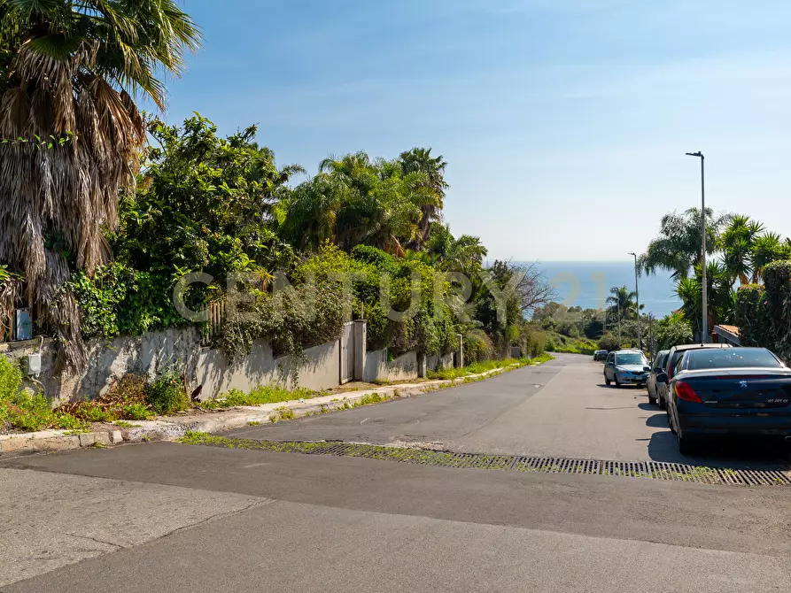 Immagine 3 di Villa in vendita  in Via dei Ciclopi 71 a Aci Catena