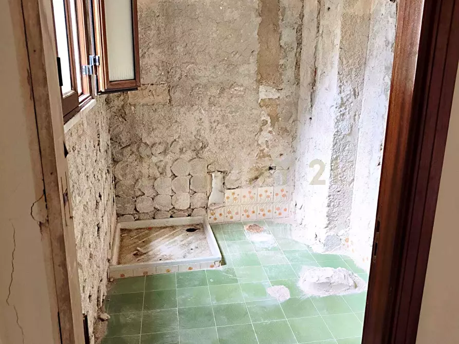 Immagine 44 di Palazzo in vendita  in Via Rione Sofia 6 a Carini
