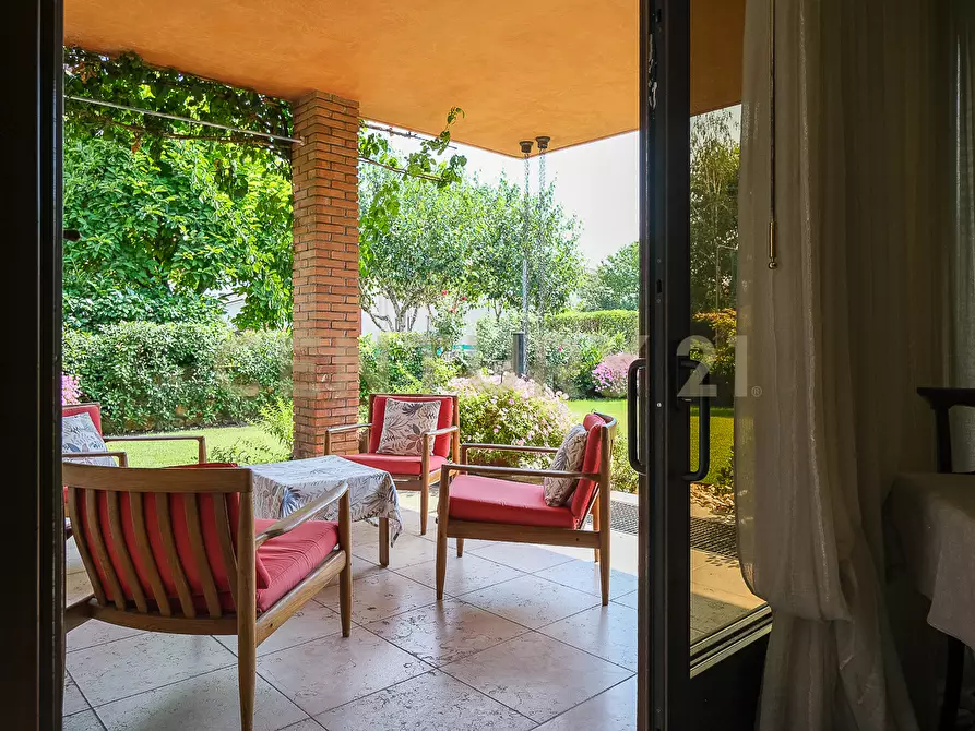 Immagine 9 di Villa in vendita  in Via Adige 11 a Montecchia Di Crosara