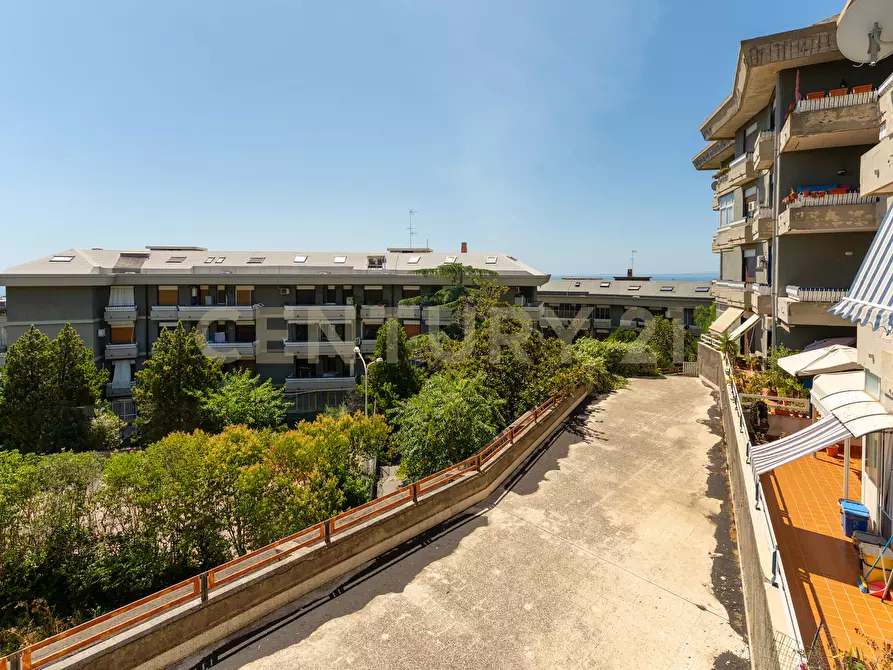 Immagine 18 di Pentalocale in vendita  in Via Cristoforo Colombo 1 a San Gregorio Di Catania