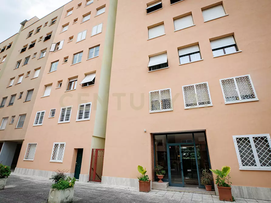 Immagine 37 di Trilocale in vendita  in Via Tazio Nuvolari 210 a Roma