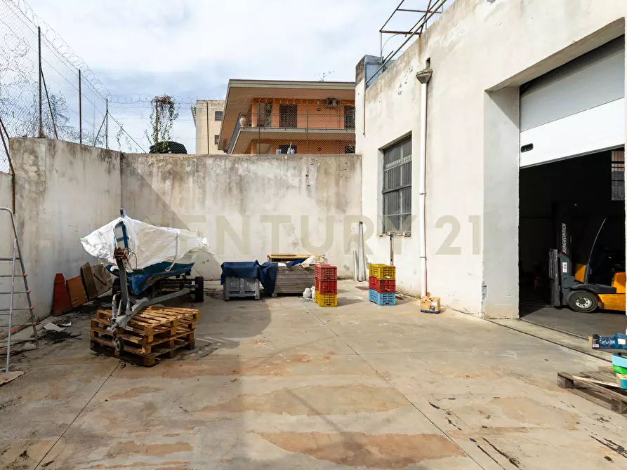 Immagine 22 di Garage in vendita  in Via Lorenzo Maddem 73 a Acireale