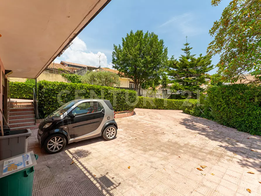 Immagine 79 di Villa in vendita  in Via Salemi 18 a Mascalucia