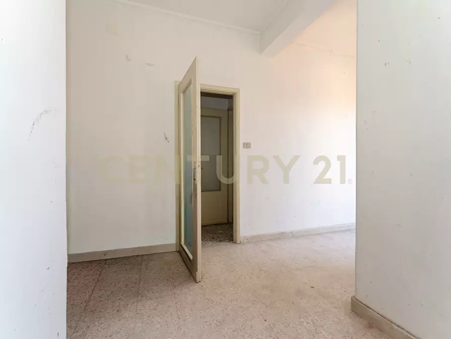 Immagine 14 di Pentalocale in vendita  in Piazza Spedini 8 a Catania