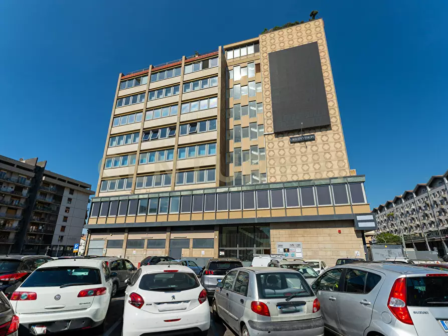 Immagine 3 di Pentalocale in vendita  in Corso Sicilia 64 a Catania