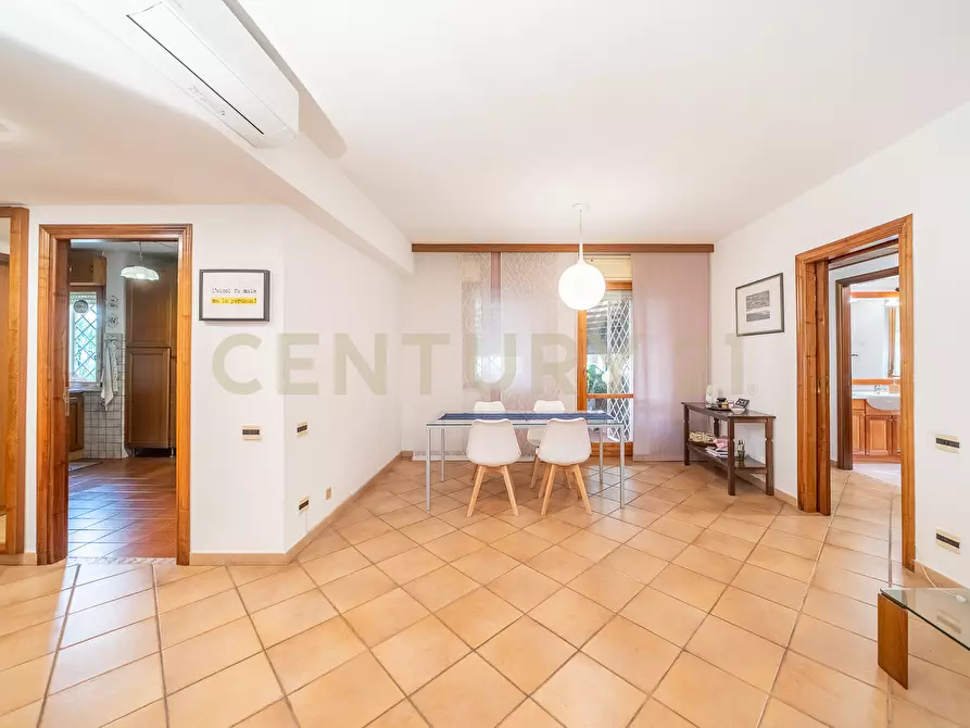 Immagine 4 di Quadrilocale in vendita  in Via Vittorio Valletta 8 a Roma