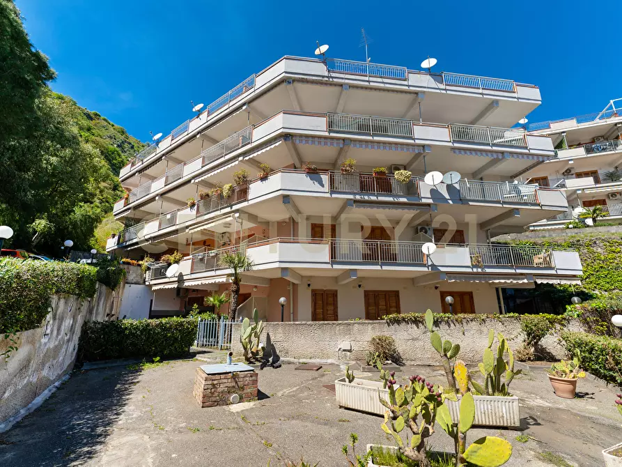 Immagine 1 di Bilocale in vendita  in Contrada Sillemi a Letojanni