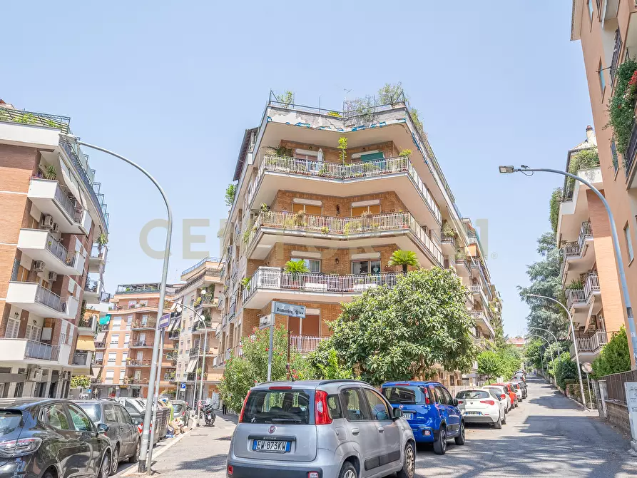 Immagine 102 di Trilocale in vendita  in Via Carlo Dossi 80 a Roma