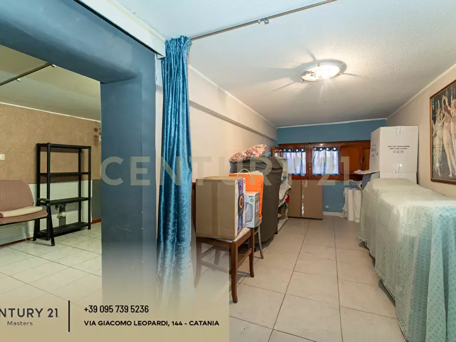 Immagine 37 di Pentalocale in vendita  in Via Isole Eolie 126 a Paterno'