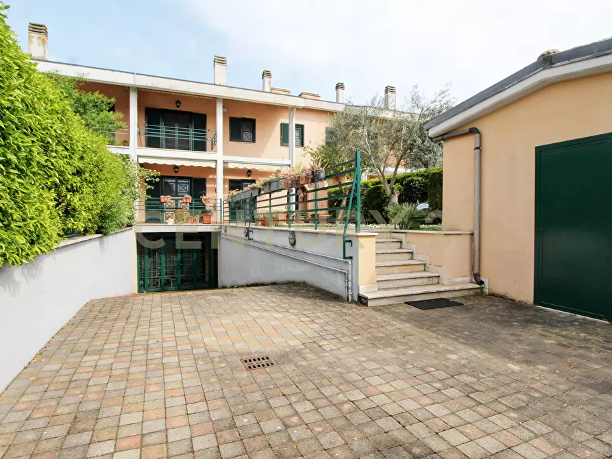 Immagine 15 di Casa trifamiliare in vendita  in Via di Casal Boccone 256 a Roma
