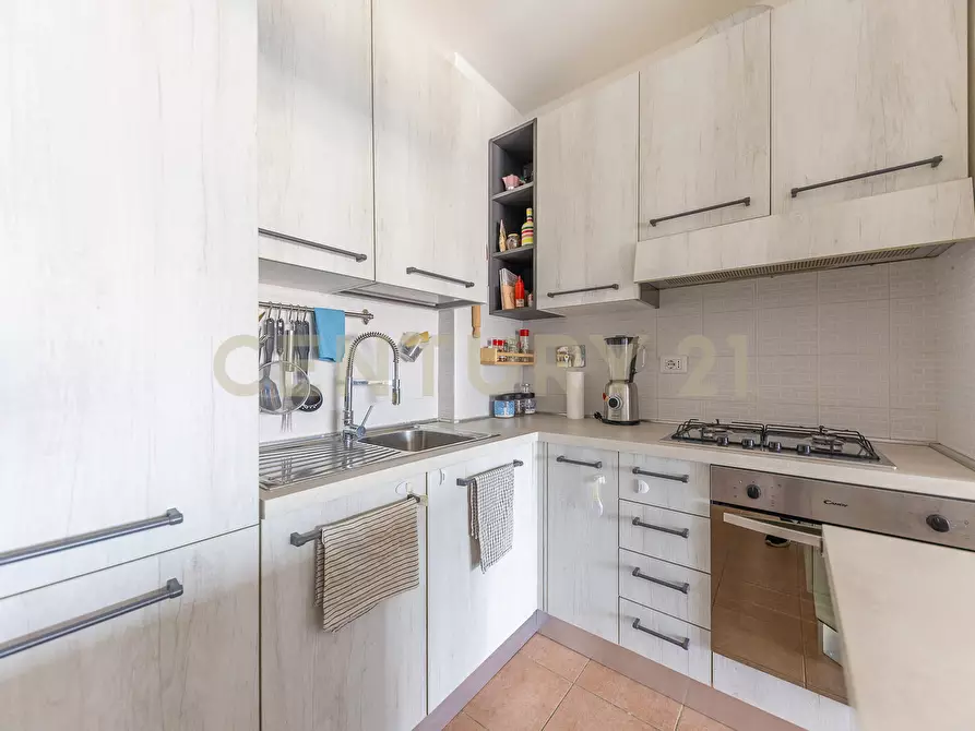 Immagine 17 di Bilocale in vendita  in Via Raffaello Liberti 163 a Roma