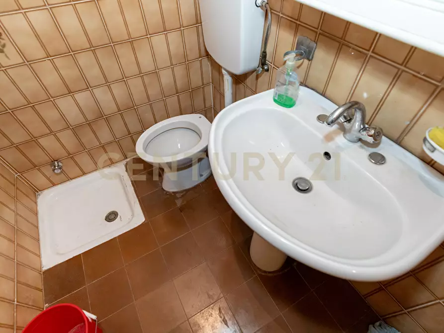 Immagine 27 di Locale commerciale in vendita  in Via Antonio Gramsci 3434 a Fiumefreddo Di Sicilia