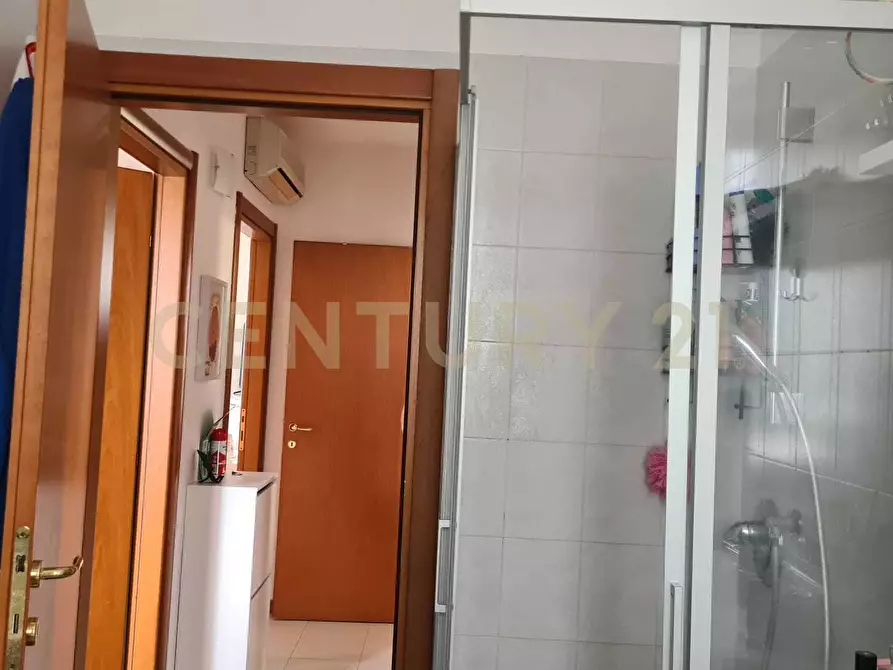 Immagine 11 di Trilocale in vendita  in Via XXV Aprile 3 a Castelnuovo Del Garda