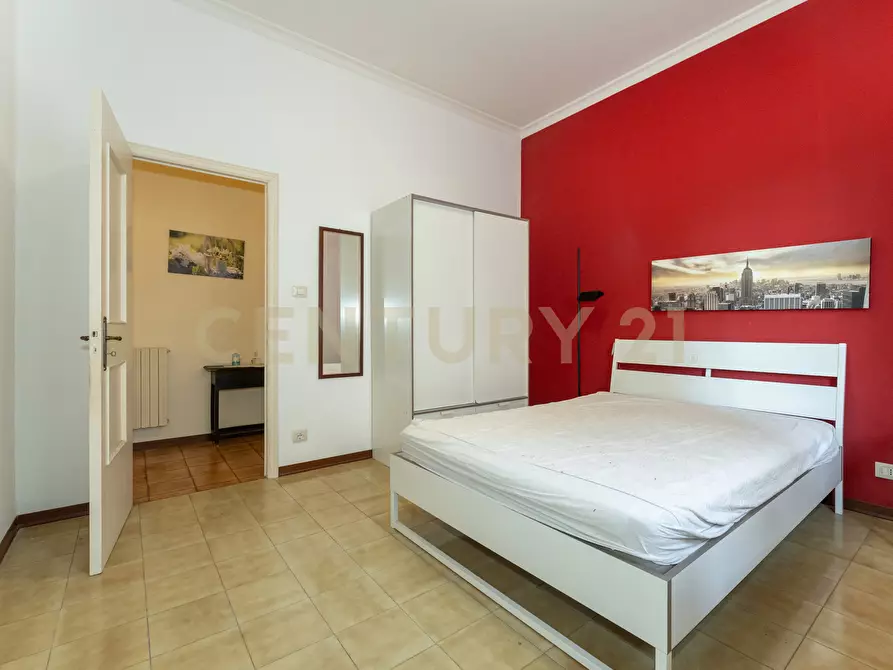 Immagine 23 di Pentalocale in vendita  in Via Enna 15 a Catania