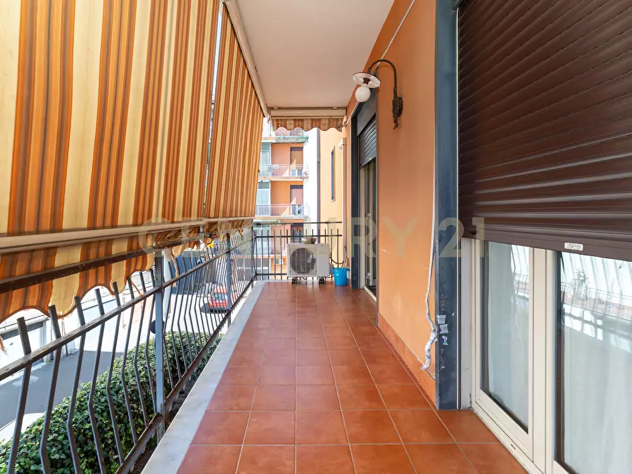 Immagine 19 di Pentalocale in vendita  in Via Carrubella 155 a Gravina Di Catania
