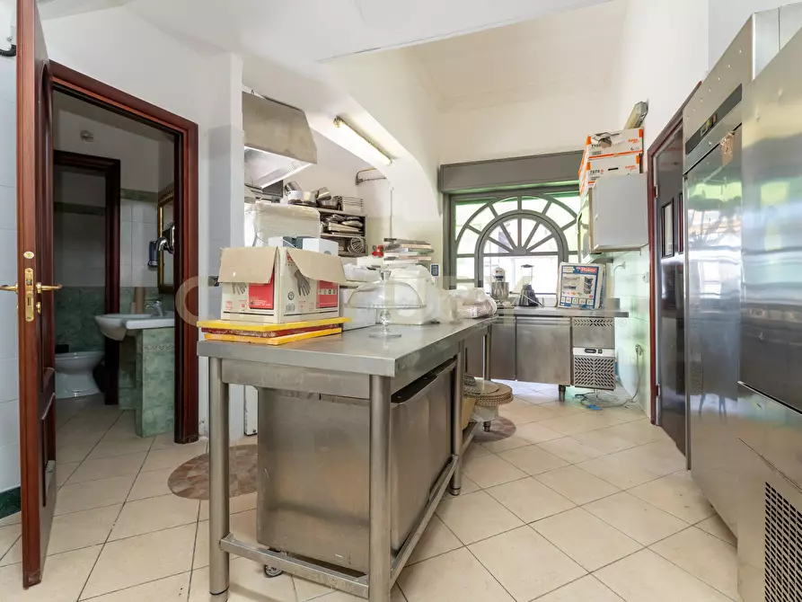 Immagine 32 di Bar / Ristorante in vendita  in Viale Papa Giovanni XXIII 46 a Camporotondo Etneo