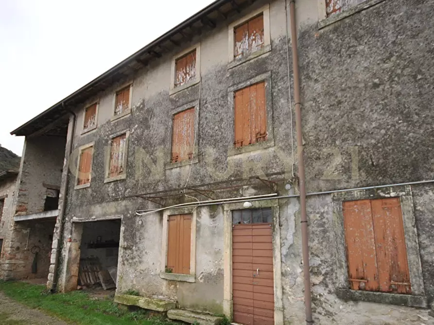 Immagine 8 di Rustico / casale in vendita  in Via Squaranto 6 a Verona