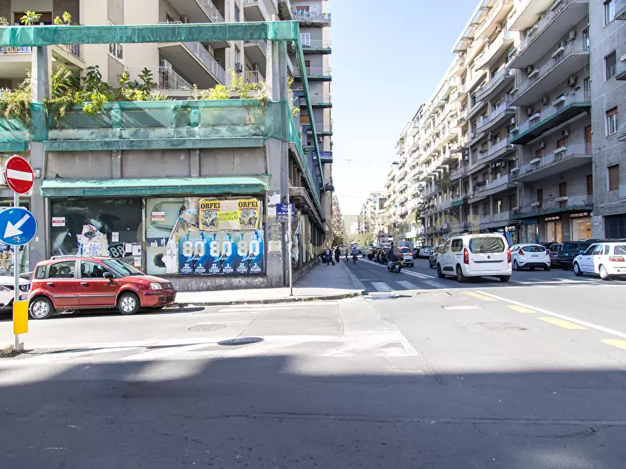 Immagine 9 di Garage in vendita  in Via Milano 93 a Catania