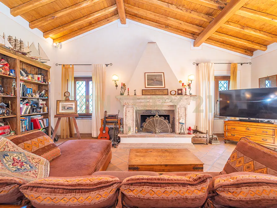 Immagine 41 di Villa in vendita  in Via Santa Lucia 1900 a Morlupo