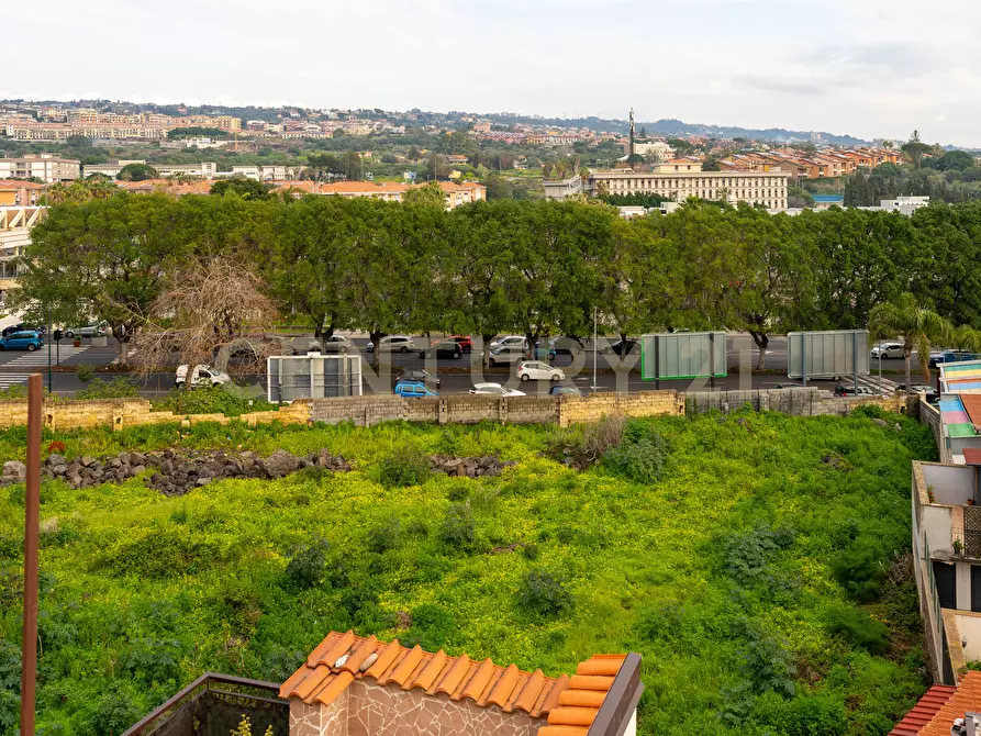 Immagine 34 di Pentalocale in vendita  in Via Edmondo de Amicis 62 a Catania