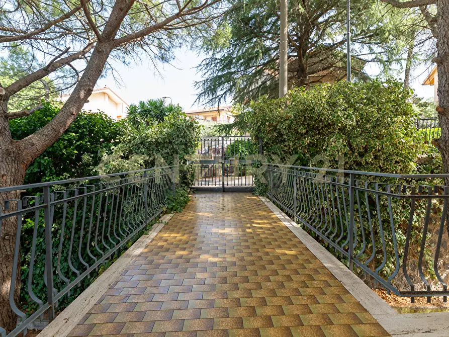 Immagine 3 di Villa in vendita  in Via Madonna del Carmelo 19 a Ragalna