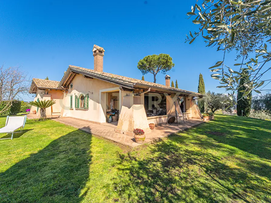 Immagine 2 di Villa in vendita  in Via Santa Lucia 1900 a Morlupo