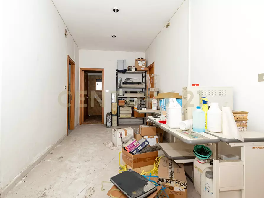 Immagine 24 di Locale commerciale in vendita  in Viale Mario Rapisardi 186 a Catania