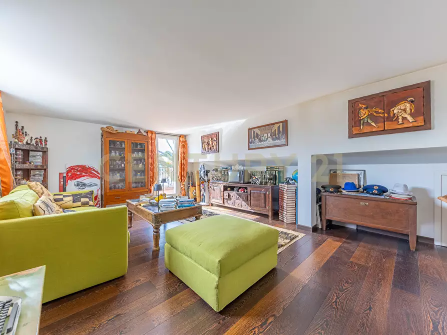 Immagine 98 di Villa in affitto  in Via Bedollo 117 a Roma