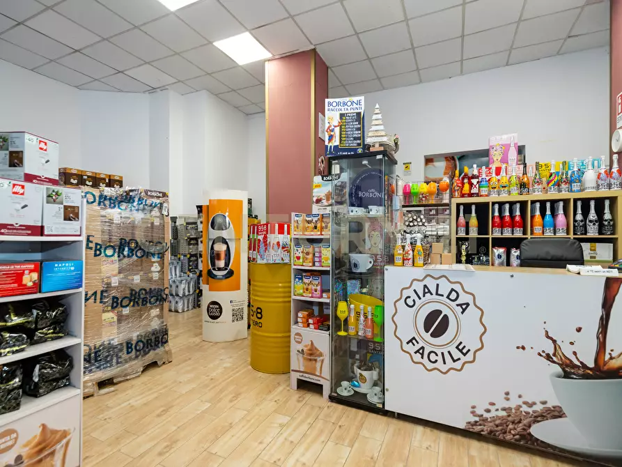 Immagine 9 di Locale commerciale in vendita  in Via Principe Nicola 27C, 29 a Catania