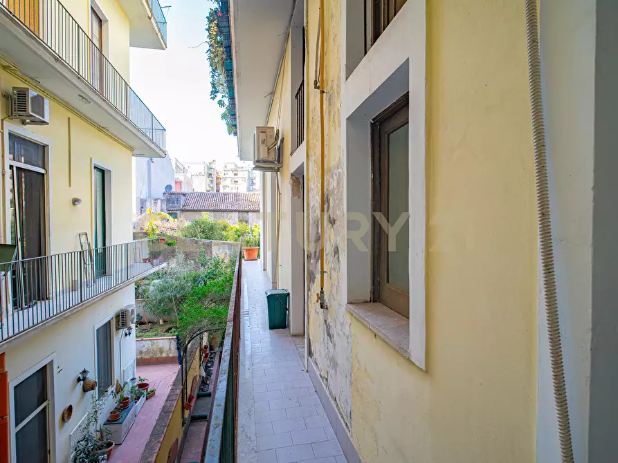 Immagine 11 di Pentalocale in vendita  in Via Francesco Riso 34 a Catania