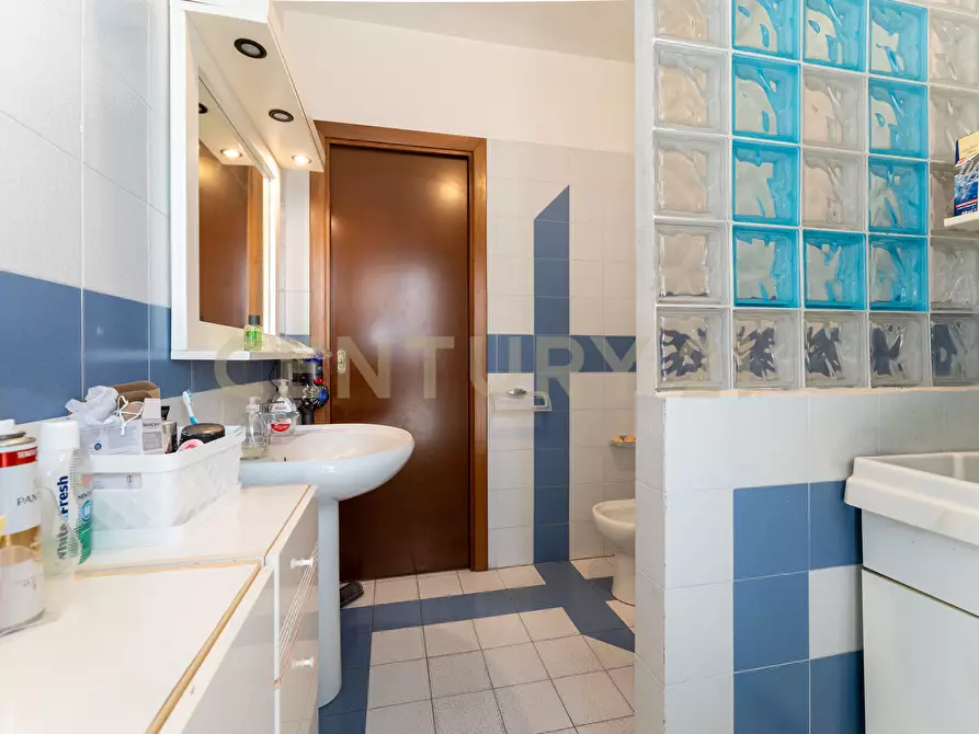 Immagine 21 di Villa in vendita  in Via Santa Rosa da Lima 17 a Catania