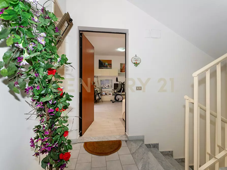 Immagine 24 di Bilocale in vendita  in Via dei Ciclopi 160 a Aci Catena